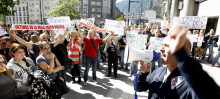 Més de 400 persones es manifesten per defensar els drets de jubilació dels funcionaris