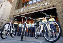 La capital vol que les patrulles en bicicleta dels agents incentivin aquest mitjà