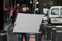 Un extreballador de banca inicia una vaga de fam