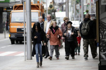 El tancament al trànsit divideix a les dues entitats de comerciants 