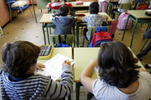 Espanya posposa un curs el tancament de les escoles