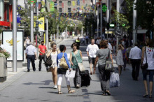 Amb un 10% menys de clients, el comerç llança senyals d'alarma