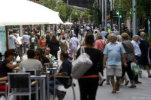 Estadística confirma la davallada i resta 6.500 persones al cens del país