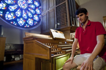 Aaron Ribas: «L'orgue rarament defrauda; qui va a un concert, repeteix»