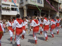 Mig segle del ball de bastons i dels gegants de Peramola