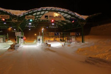 Aïllats per la neu, connectats pel túnel