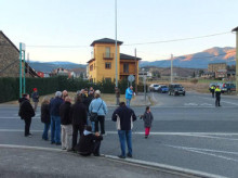 Mig centenar de persones clamen contra la línia Adrall-Andorra