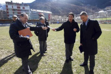 La UEFA ve a Andorra per suggerir gespa híbrida i el Govern diu no