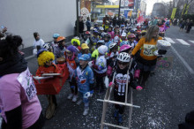 Novena rua del Carnaval de les escoles a Santa Coloma