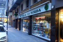 El Govern tanca cautelarment la farmàcia la Borda de la capital