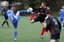 L'FC Santa Coloma guanya el clàssic i s'apropa més que mai al títol