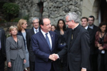 Vives i Hollande acorden un indult de sis mesos per als presos 