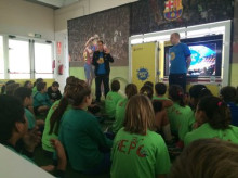 Els alumnes de l'Escola Pau Claris participen al programa 'Barçakids'