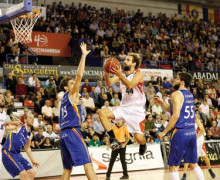 La tova defensa i Sakic eviten el primer triomf a domicili