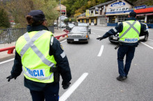 La Policia creu que els lladres van vigilar la joieria abans d'atracar-la 