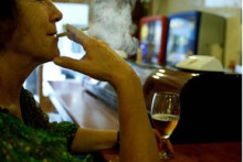 Restaurants, hotels i discoteques volen participar en la llei del fum
