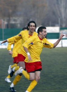 L'Andorra goleja el Balàfia 4-0 per acabar el 2010 vestit de líder