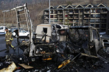 L'incendi d'una autocaravana fa malbé una rulot i un turisme a Arinsal