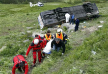 Dos morts i setze ferits en un accident d'autobús prop del Pas