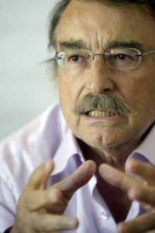 Ignacio Ramonet: «Amb el sistema actual de bancs i governs no ens en sortirem»