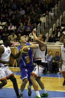 Setè triomf seguit, líder de la primera volta i la Copa, a casa