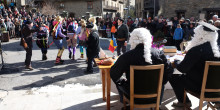 L’humor i la música del carnaval a Ordino i Encamp omplen places 