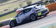 Amàlia Vinyes arriba al circuit de València líder 