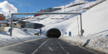 Detingut per circular a peu i sense mascareta per l’interior del túnel d’Envalira