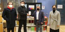 Sant Julià entrega a Càritas els donatius recaptats amb la iniciativa solidària de la biblioteca comunal