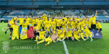 Íker Álvarez de Eulate celebra l’ascens amb el Vila-real B