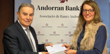 Andorran Banking dona 6.000 euros al programa d'atenció primària de Càritas