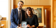 L'alcaldessa de París rep a l'escriptor andorrà David Castillo confirmant el llançament de la versió en francès de la novel·la 'As de Corazones'