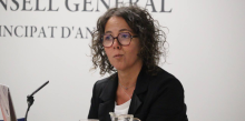 Judith Casal sol·licita informació sobre adjudicacions directes sense edicte en diversos ministeris