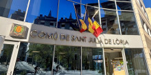 Banderes a mig pal i pausa en la rutina escolar a Sant Julià de Lòria en un dia de dol