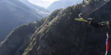 El Pont Tibetà de Canillo estrena jumping i ràpel