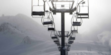 Una avaria en un telecadira deixa penjats 33 esquiadors