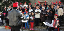 La Coral Rocafort participa en la tradicional cantada de caramelles