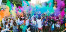 El festival dels colors aplega més d’un centenar de persones al Parc Central