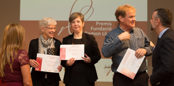 Woolard, Brandt i Konijnenbelt durant l’acte de lliurement del Premi Internacional Ramon Llull a l’Auditori Nacional, ahir.