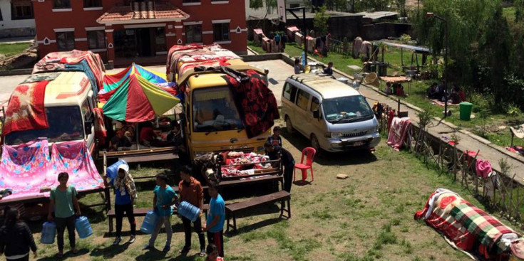 Tendes al pati del Kailash Hostel