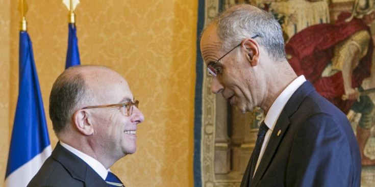 El cap de Govern, Toni Martí, i el primer ministre francès, Bernard Cazeneuve.