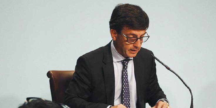 El ministre Portaveu, Jordi Cinca, durant la roda de premsa posterior al Consell de Ministres, ahir.