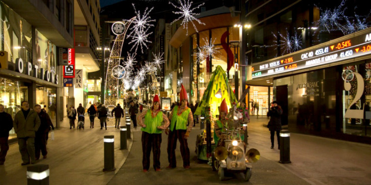 L’enllumenat al carrer Meritxell, el Nadal de l’any passat al centre neuràlgic del comerç del Principat.