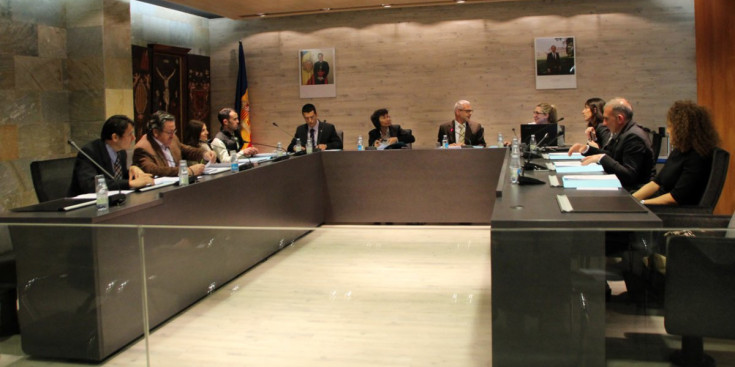 Els consellers del Comú d’Ordino debaten els punts de l’acta constituent del Consell desenvolupat ahir.
