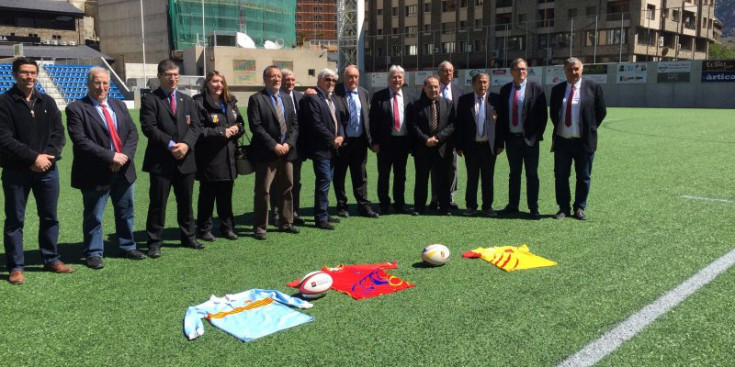 Els representants de les entitats participants, ahir a l’Estadi Nacional.