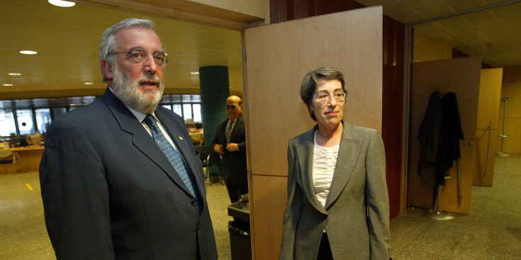 Carme Sala amb Marc Forné el dia de la presa de possessió del càrrec d'ambaixadora al Consell d'Europa, l'any 2004