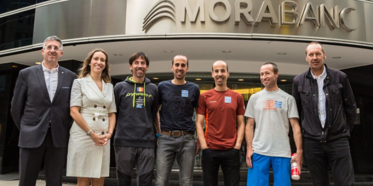 Representants de l’equip nacional i dels patrocinadors, ahir abans de realitzar la roda de premsa.