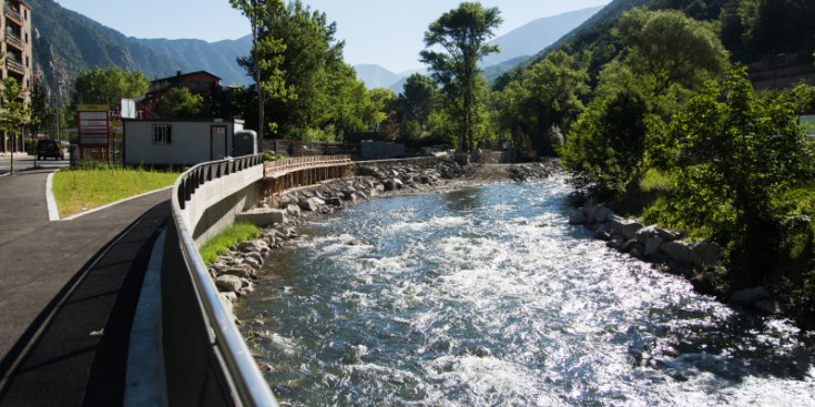 El riu Valira a l’alçada d’Andorra la Vella.