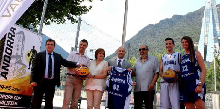 33 Membres de la FAB, de les seleccions i dels patrocinadors, ahir a Escaldes.