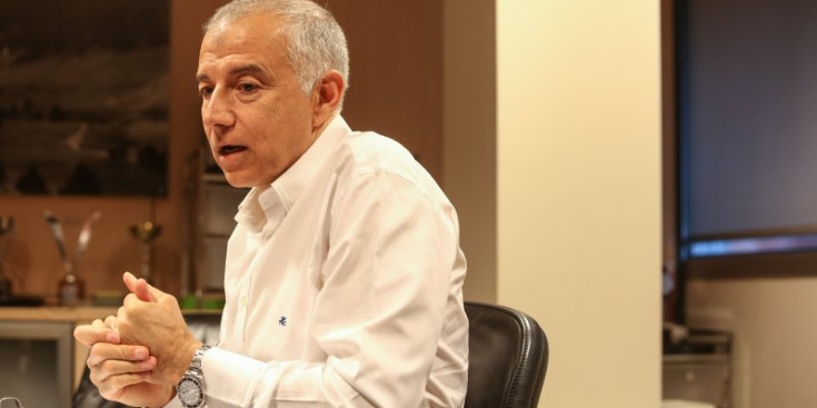 L'accionista majoritari de Saetde, Joan Viladomat, explica els motius de la seva decisió, ahir.
